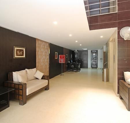 Hotel New Walnut Castle Paharganj Exteriör bild