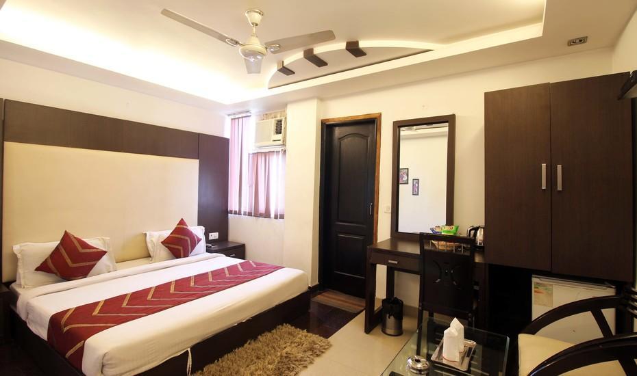 Hotel New Walnut Castle Paharganj Exteriör bild