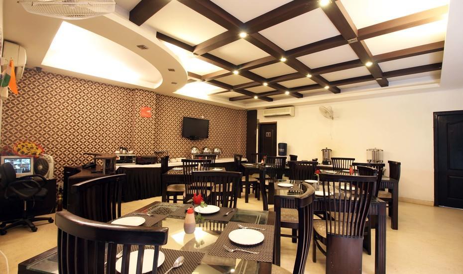 Hotel New Walnut Castle Paharganj Exteriör bild