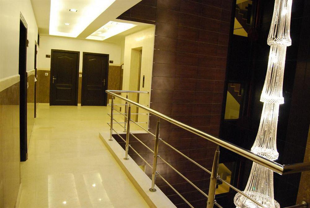 Hotel New Walnut Castle Paharganj Inreriör bild